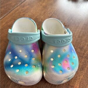 CROCS Kids' Blue and Pink Tie-Dye Clogs